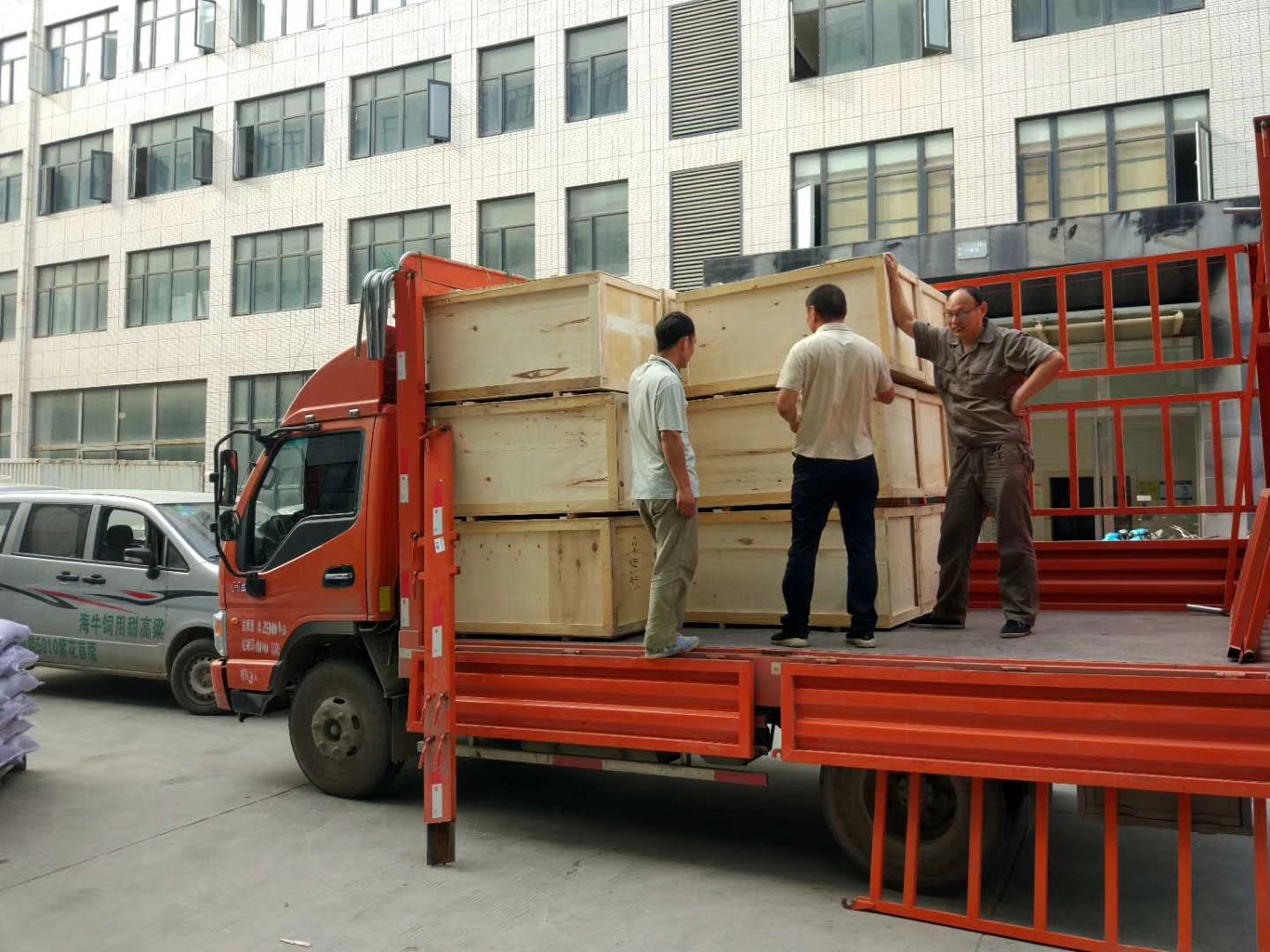 超聲波清洗機需提高哪些方面